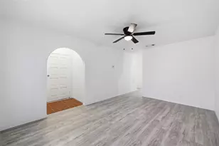 9139 Lytle Ave, San Antonio, TX 78224 - Photo 6