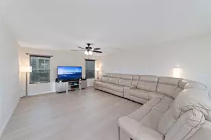 6803 Cortenridge Ln, Houston, TX 77048 - Photo 4