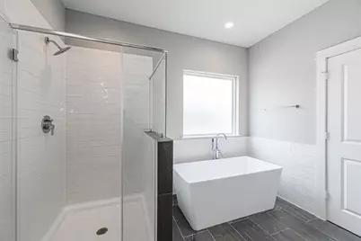 6725 Parker Oaks Lane, Houston, TX 77076 - Photo 10