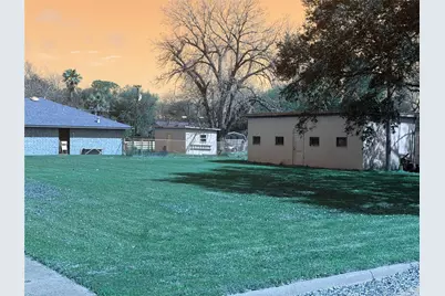 326 5th Avenue N, Texas City, TX 77590 - Photo 4