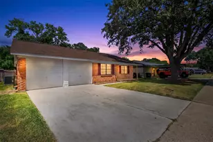 1104 E Thirteenth St, Deer Park, TX 77536 - Photo 2