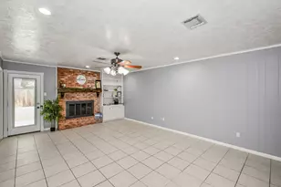 1104 E Thirteenth St, Deer Park, TX 77536 - Photo 6