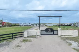 4002 Hwy 6, Hitchcock, TX 77563 - Photo 1