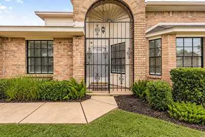 7534 Eight Willows Road, Houston, TX 77489 - Photo 2