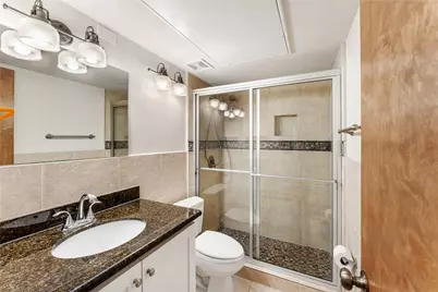 3600 Montrose Boulevard #904, Houston, TX 77006 - Photo 10