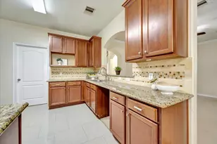 1511 Squire Dr, Baytown, TX 77521 - Photo 32