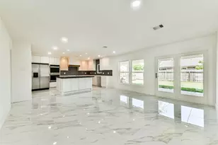 28 Back Bay Cir, Galveston, TX 77551 - Photo 14