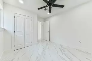 28 Back Bay Cir, Galveston, TX 77551 - Photo 20