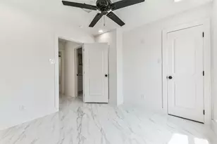 28 Back Bay Cir, Galveston, TX 77551 - Photo 24