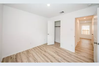 140 Austin Street, Angleton, TX 77515 - Photo 18