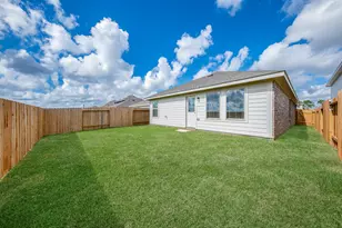 140 Austin St, Angleton, TX 77515 - Photo 26