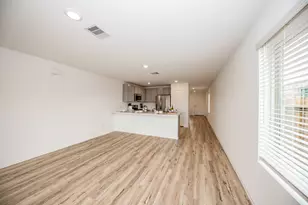 140 Austin St, Angleton, TX 77515 - Photo 10