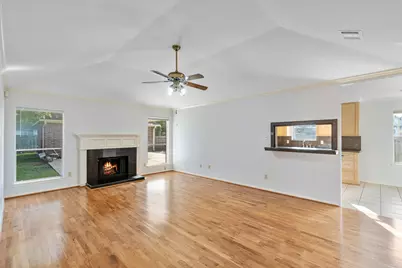 8018 Holiday Lane, Houston, TX 77075 - Photo 12