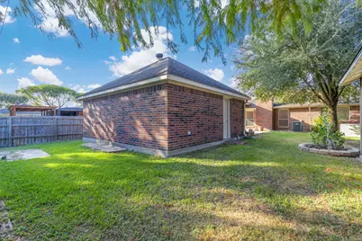 8018 Holiday Lane, Houston, TX 77075 - Photo 40