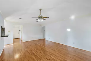 8018 Holiday Ln, Houston, TX 77075 - Photo 14