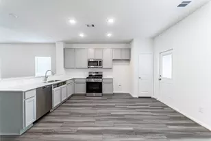 3527 Prairie Rose Trl, Angleton, TX 77515 - Photo 2