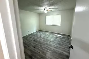 8829 Carousel Ln, Houston, TX 77080 - Photo 10