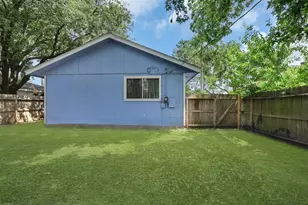 8829 Carousel Ln, Houston, TX 77080 - Photo 16