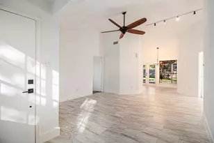 1019 W Brompton Dr, Pearland, TX 77584 - Photo 4