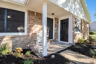 1019 W Brompton Dr, Pearland, TX 77584 - Photo 1