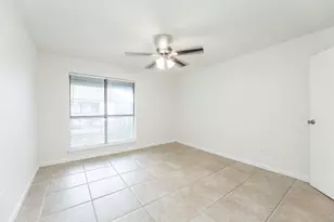 10051 Westpark Dr, Houston, TX 77042 - Photo 14