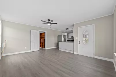 5309 Perry Ave, Galveston, TX 77551 - Photo 6