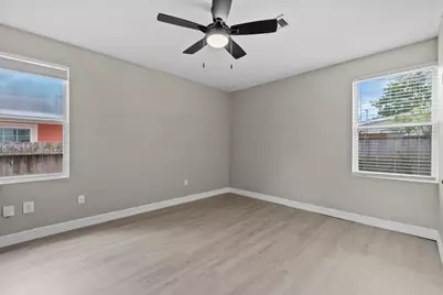 5309 Perry Ave, Galveston, TX 77551 - Photo 14