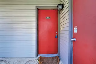 2025 Augusta Dr, Houston, TX 77057 - Photo 6