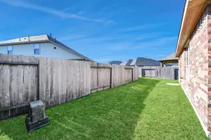 2335 Spring Hollow Dr, Baytown, TX 77521 - Photo 22