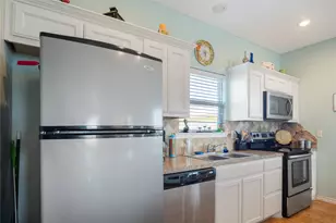 844 S Sage Rd, Crystal Beach, TX 77650 - Photo 10