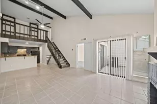 11889 Bob White Dr, Houston, TX 77035 - Photo 2