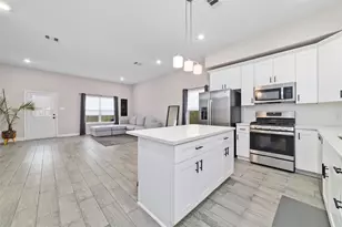 8723 Compton St, Houston, TX 77016 - Photo 6