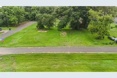620 Austin Street, West Columbia, TX 77486 - Photo 2