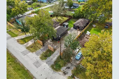 4611 W Hunting Street, Houston, TX 77026 - Photo 1