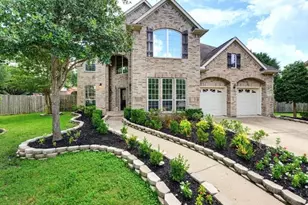 1235 Ancrum Hill Ln, Sugar Land, TX 77479 - Photo 2