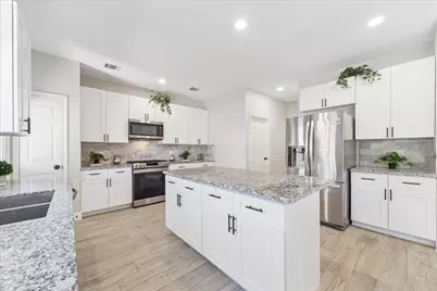 16802 Willow Bend Court, Sugar Land, TX 77479 - Photo 14