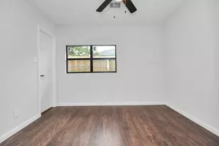 262 1/2 De Boll St, Houston, TX 77022 - Photo 10
