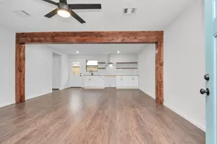 262 1/2 De Boll St, Houston, TX 77022 - Photo 4