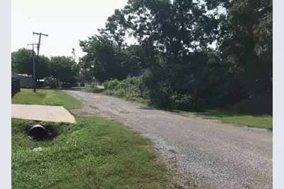 209 4th Street, Valley View, TX 76272 - Photo 6