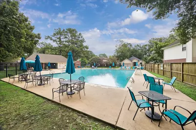 18284 Hollyberry Ct, Porter, TX 77365 - Photo 12