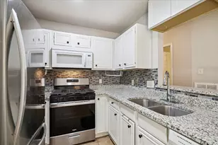 18284 Hollyberry Ct, Porter, TX 77365 - Photo 2