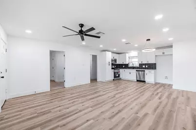 8658 Sonneville Drive, Houston, TX 77080 - Photo 4