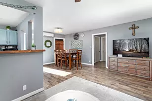 1007 N Pine St, Woodville, TX 75979 - Photo 8