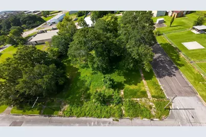 360 Center Street, Beaumont, TX 77701 - Photo 2