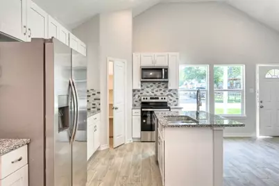 9812 Arbor Oak, Willis, TX 77318 - Photo 6