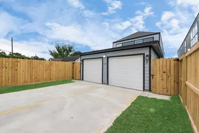 4702 Baton Rouge Street #A/B, Houston, TX 77028 - Photo 2