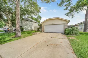 10546 Waving Fields Dr, Houston, TX 77064 - Photo 2