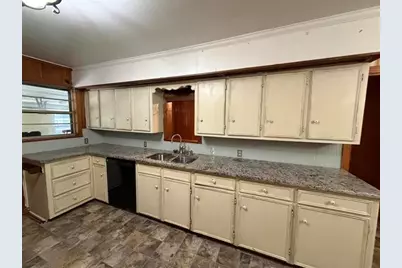 2890 W Lucas Drive, Beaumont, TX 77706 - Photo 12