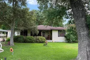 2890 W Lucas Dr, Beaumont, TX 77706 - Photo 4