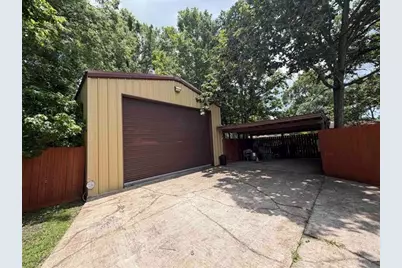 2890 W Lucas Drive, Beaumont, TX 77706 - Photo 2